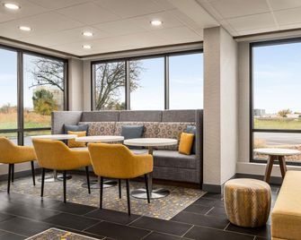 Hampton Inn Kansas City-Airport - Kansas City - Lounge