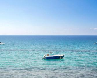 Stunning Apartment In Lamezia Terme - Lamezia Terme - Strand