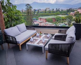 Hotel Barahi Kathmandu - กาฐมาณฑุ - ระเบียง