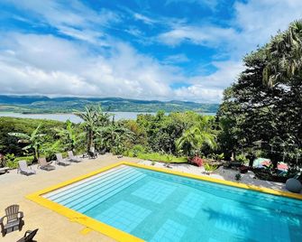Lake Arenal Hotel, Brewery & Farm - Tilarán - Piscina