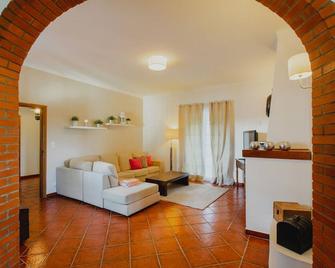 Break Holidays House | Your Vacation Home | Your Familly Cottage @alentejo - Moura - Living room