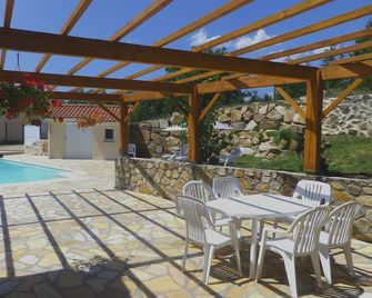 Gite 6-8 Pers. Private Pool, 3 Bedrooms, 3 Bdr, Kitchen, Allier Valley - Vieille-Brioude - Pool
