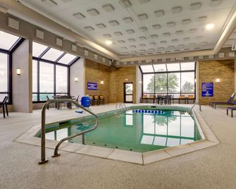 Drury Inn & Suites Cape Girardeau - Cape Girardeau - Pool