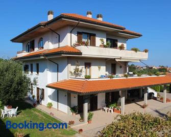 B&B Il Roseto di Daniela - Montefiascone - Building