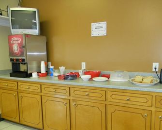 Fairfax Motel - Roanoke Rapids - Buffet