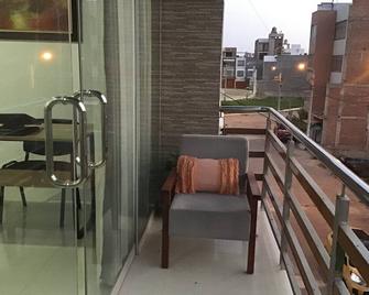 Estadia Palmira, Moderno y Amplio Department de 115 m2, Seguridad y Tranquilidad - Chiclayo - Balcón