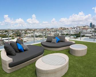 Alex Perry Hotel And Apartments - Brisbane - Balcón