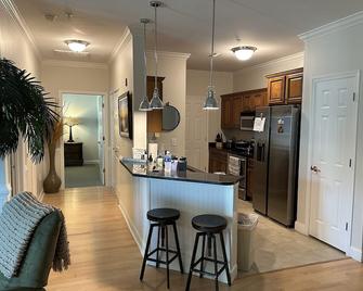 2 Bedrooms with king beds and private bathroom for both. - Charleston - Cuisine