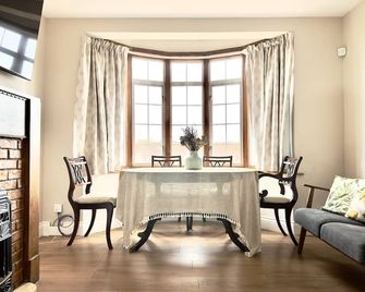 Charming House - 20 min by underground to Central London - Paddock Wood - Dining room