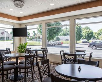 Quality Inn & Suites Danbury near University - Danbury - Restaurante