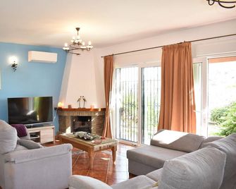 Casa Margaritha - mountain retreat - Canillas de Albaida - Living room
