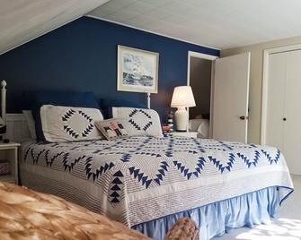 Family retreat close to Lake Maxinkuckee, Culver Academies, Golf, & Restaurants - Culver - Habitación