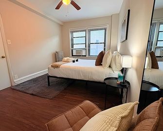 Bright 1BR Unit in a Prime Spot - Chicago - Schlafzimmer