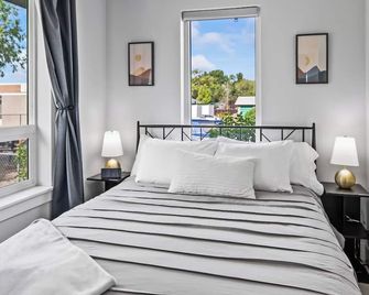 Pet & Family Friendly, Mountain Views, Downtown Montrose 20 Min to National Park - Montrose - Bedroom