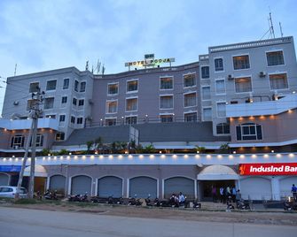 Hotel Pooja International - Davangere - Edificio