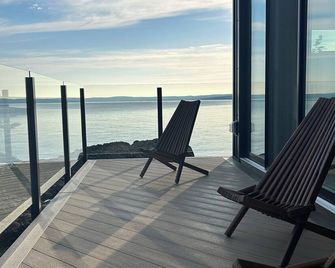 Private Retreat on the world famous Bay of Fundy, Nova Scotia - Canning - Balcony