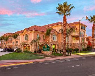 La Quinta Inn & Suites by Wyndham Moreno Valley - Moreno Valley - Building
