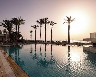 Qawra Palace Resort & Spa - Saint Paul’s Bay - Svømmebasseng