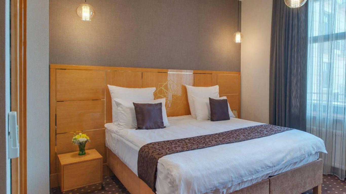 Ark Palace Hotel & Spa