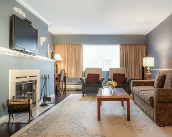 Rosellen Suites At Stanley Park - Vancouver - Olohuone