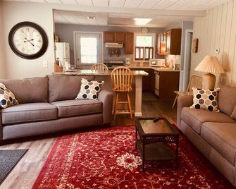 Relax in Waupaca and the Chain O Lakes. - Waupaca - Sala de estar