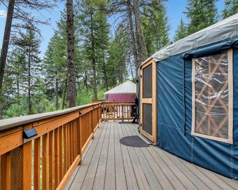 Cozy and POSH-est Yurt in gorgeous Boise National Forest - Boise - Balcony