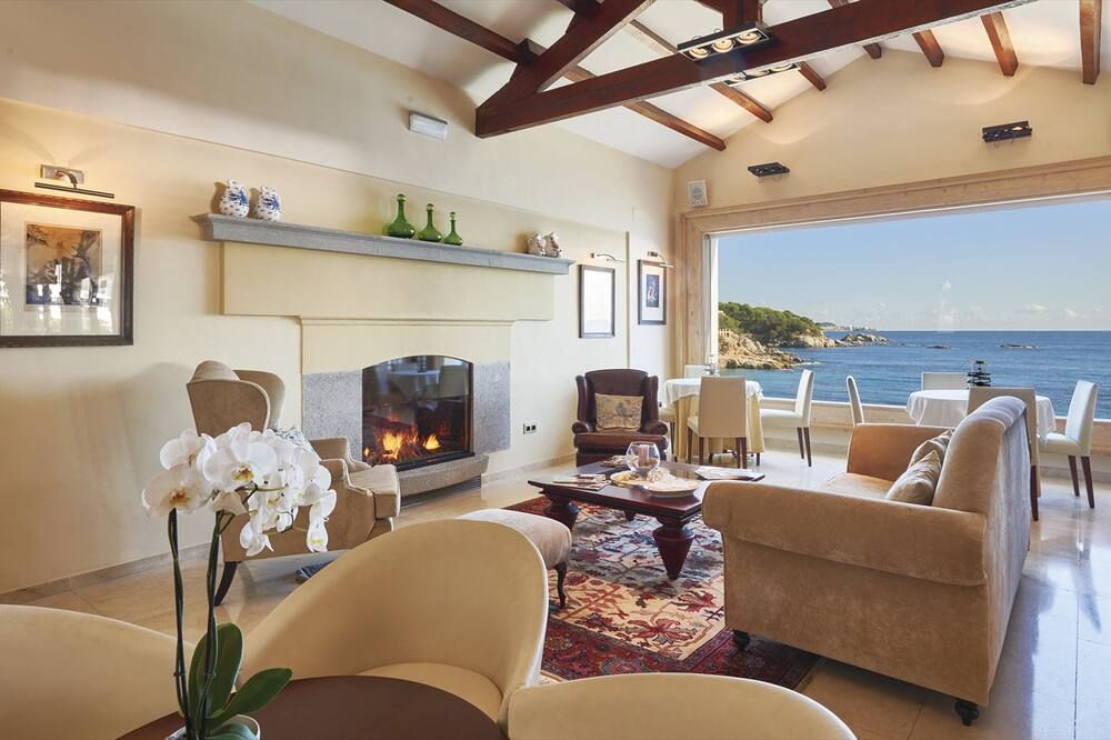 هوتل كوستا برافا - بلاتجا دو أرو - غرفة معيشة