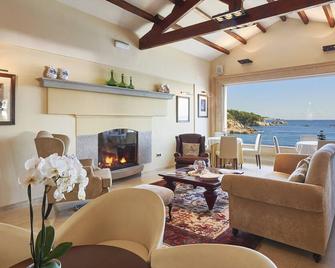 هوتل كوستا برافا - بلاتجا دو أرو - غرفة معيشة