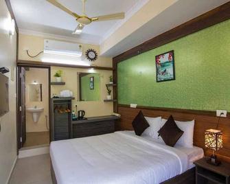 Gems 9 Airport Hotel - Nedumbassery