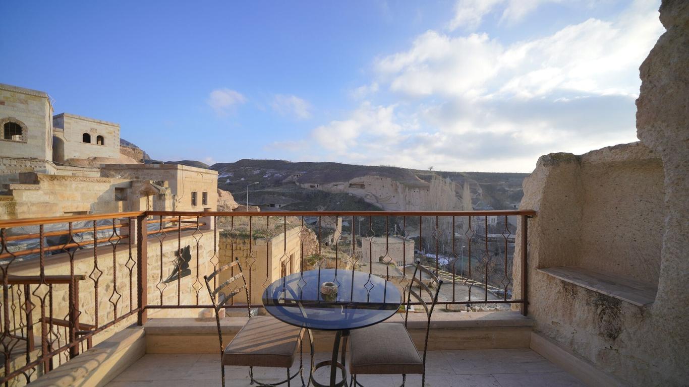 Fairyland Cave Hotel