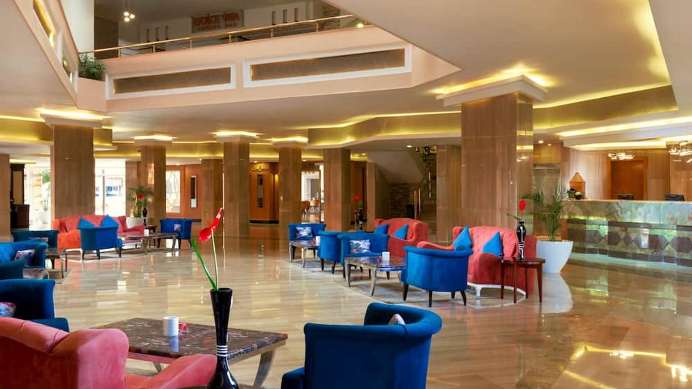 منتجع بيتش الباتروس الغردقة