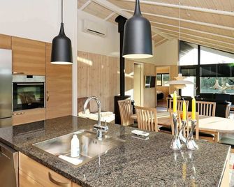 Luxury Retreat in Lonstrup - By Traum Ferienwohnungen - Hjørring - Küche