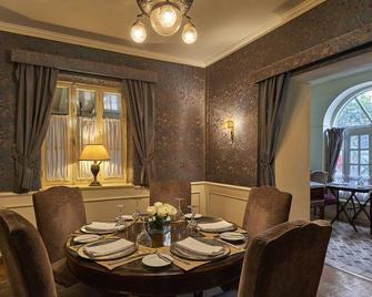 فيلا بيل إيبوك القاهرة - القاهرة - غرفة طعام