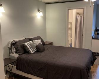 Furnished Studio for Traveling Nurse - Mohawk - Bedroom