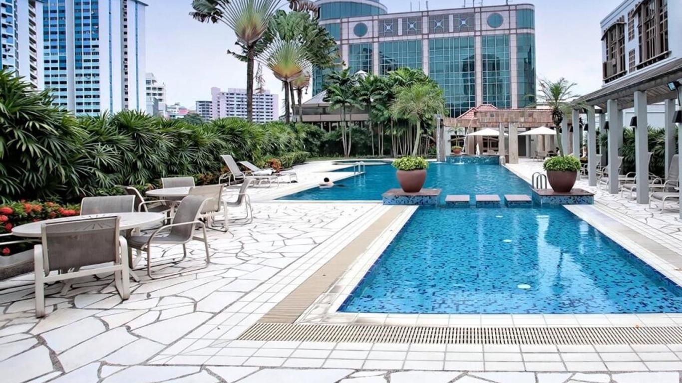 فيليدج ريزيدانس كلارك كواي