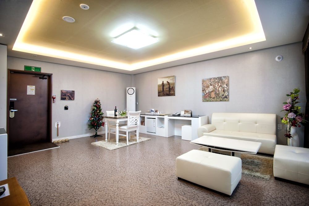 بينيكيا تيكنو فالي هوتل