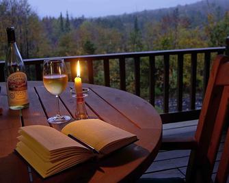 Private Guesthouse On 400 Scenic Acres- See Our Show Oxen & Try Maple Sugaring! - Northfield - Balcón