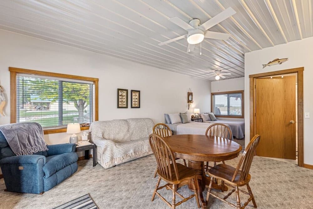River Cabin | Grill | Boat Slip