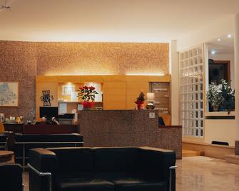 Hotel all'Oasi - Paese - Recepción
