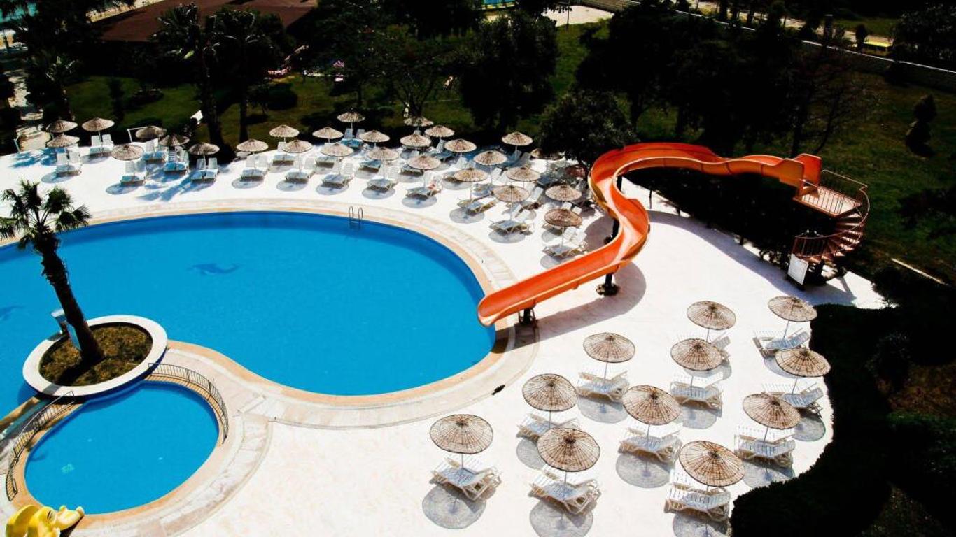 The Holiday Resort Hotel