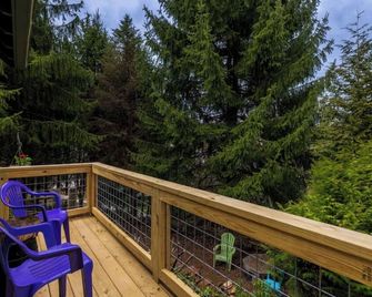 The Nuthatch Cabin - Asheville Tiny Home near the Smokie Mountains! - Canton - Balcón