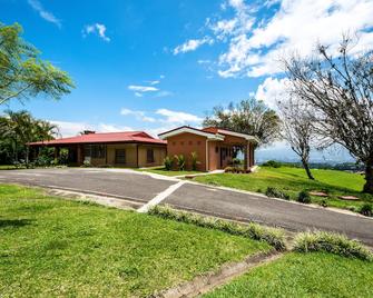 Charming Private Cottage with Spectacular Mountain & City View - Escazú - Edificio