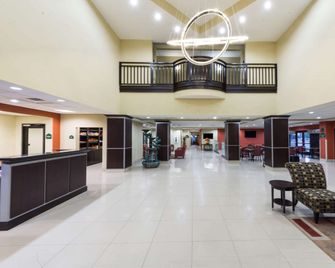 Wingate by Wyndham Lake Charles Casino Area - Lake Charles - Reception