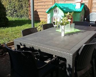 Town house in Sarlat with private enclosed garden - Sarlat-la-Canéda - Patio