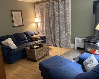 Unique FarmStay Experience in The Catskills! - East Durham - Sala de estar