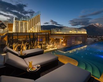 Zhuzhou Snow Mountain Resort Hotel - Lijiang - Piscine