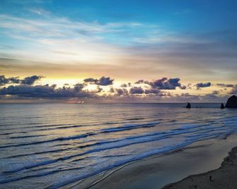 The Wayside Inn - Cannon Beach - Plage