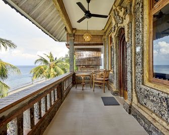 Vienna Beach Resort - Abang - Balcón