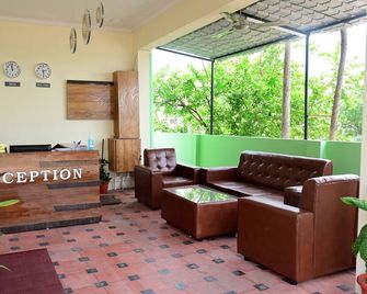 Hotel Stay Shine - Mysore - Reception