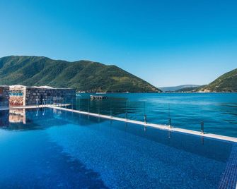 Heritage Grand Perast - Perast - Pool
